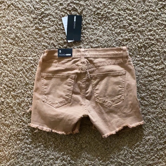 Distressed shorts - Picture 2 of 3